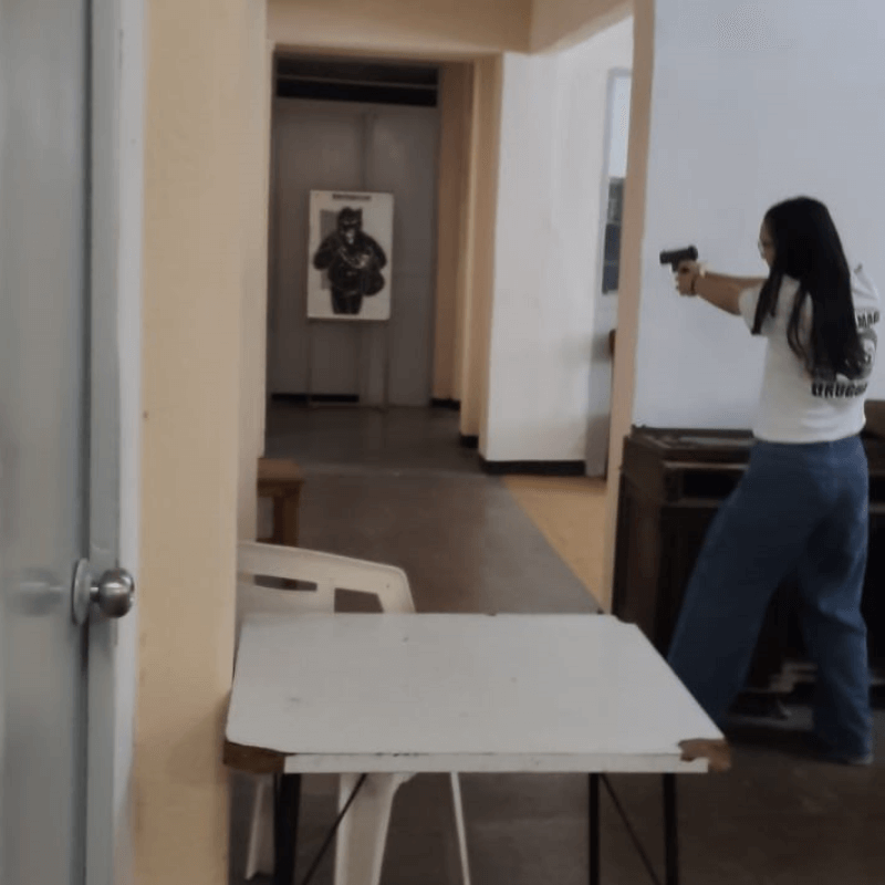 Maniobra de arma de fuego krav maga