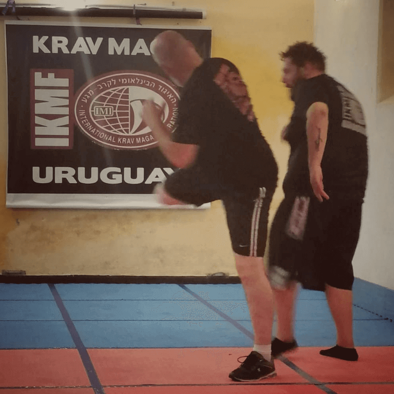 Tecnicas defensa y ataque con patada trasera