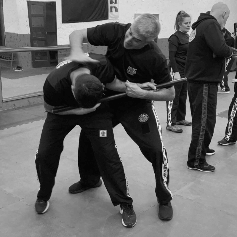 Defensa contra ATAQUE de PALO - Técnicas KRAV MAGA 