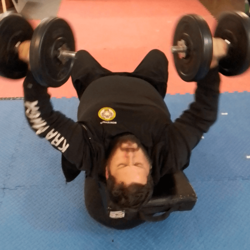 Entrenamiento con pesas krav maga